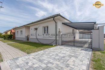 NA PREDAJ priestranný 4-izbový rodinný dom s garážou v obci Závod