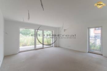 NA PREDAJ moderný 2-izbový byt so záhradou a parkovaním v Kostolišti