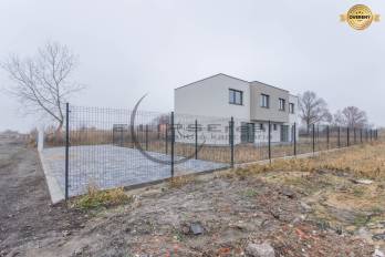 NA PREDAJ moderný 4-izbový rodinný dom v Zohore