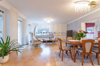 NA PREDAJ priestorovo veľkorysý 7-izbový rodinný dom s garážou, Gajary