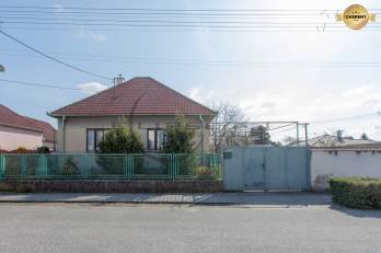 NA PREDAJ priestranný 4-izbový rodinný dom v obci Zohor