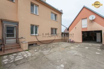 NA PREDAJ priestranný 4 izbový rodinný dom s veľkou záhradou v Stupave