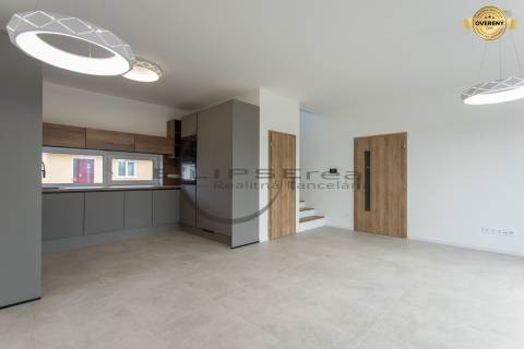  NA PREDAJ NOVOSTAVBA moderný 4-izbový rodinný dom v ŠTANDARDE v Lábe