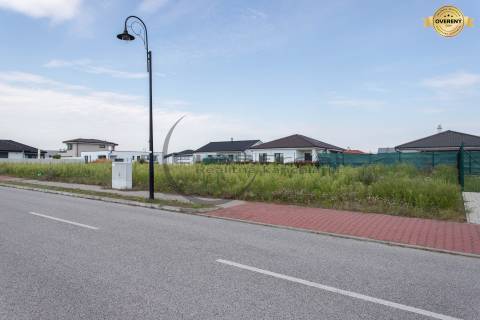  NA PREDAJ pekný stavebný pozemok o výmere 521 m2 v Zohore